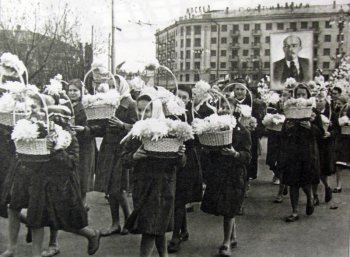 Первомайская демонстрация 1961 года.